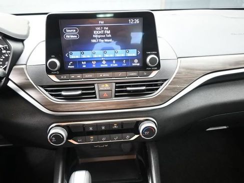 Used 2024 Nissan Altima 2.5 SV FWD image 4