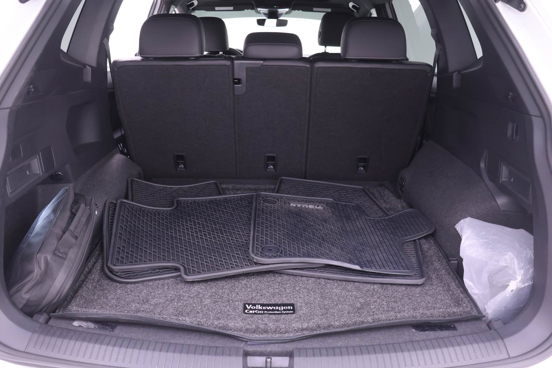 Used 2024 Volkswagen Tiguan SEL R-Line AWD/4WD image 18