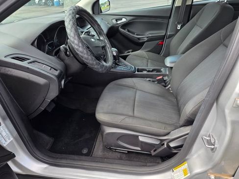 Used 2015 Ford Focus SE FWD image 19