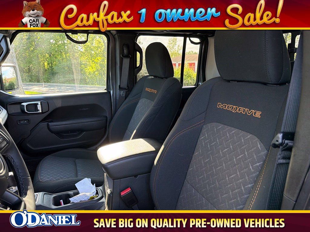 Used 2025 Jeep Gladiator Mojave w/ Convenience Group AWD/4WD image 5