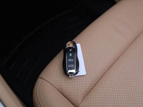 Used 2016 Porsche Boxster image 50