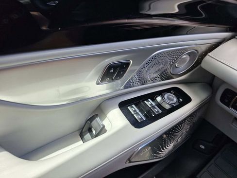 New 2026 Lincoln Nautilus Reserve AWD/4WD image 12