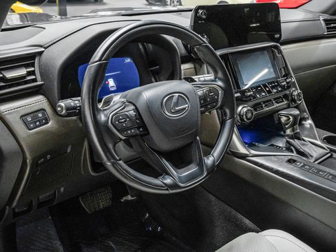 Used 2024 Lexus LX 600 4WD w/ Luxury Package image 12