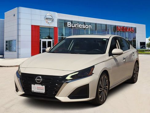 Certified 2023 Nissan Altima 2.5 SL FWD image 1