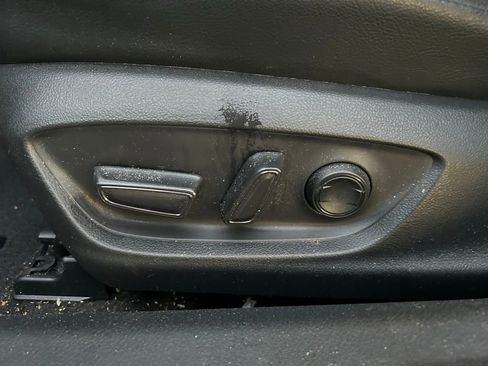 Used 2021 Toyota Camry SE image 16