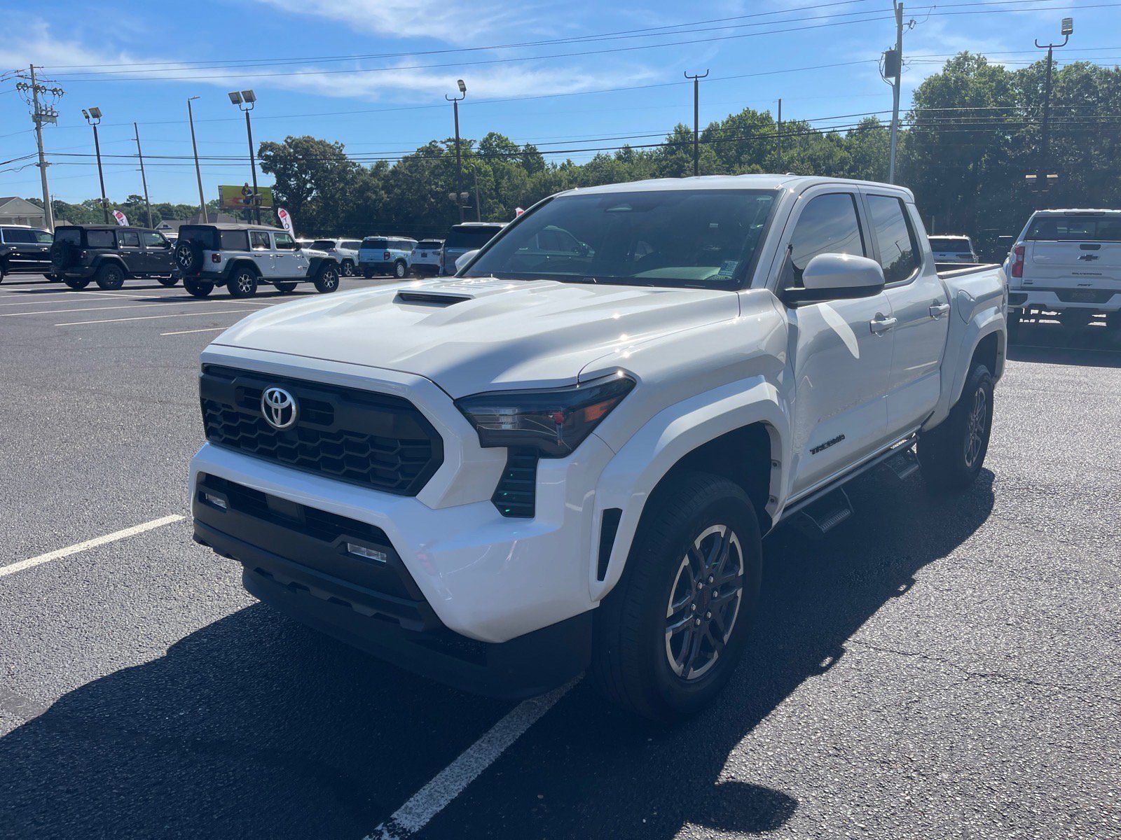 Used 2024 Toyota Tacoma TRD Sport AWD/4WD image 3