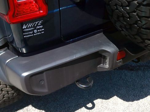 Used 2025 Jeep Wrangler Unlimited Sport AWD/4WD image 8