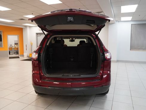 Used 2016 Chevrolet Traverse LT w/ Style and Technology Package FWD image 9