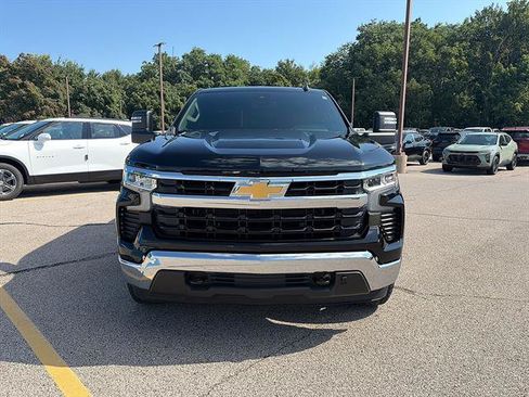 Used 2025 Chevrolet Silverado 1500 LT w/ Leather Package AWD/4WD image 9
