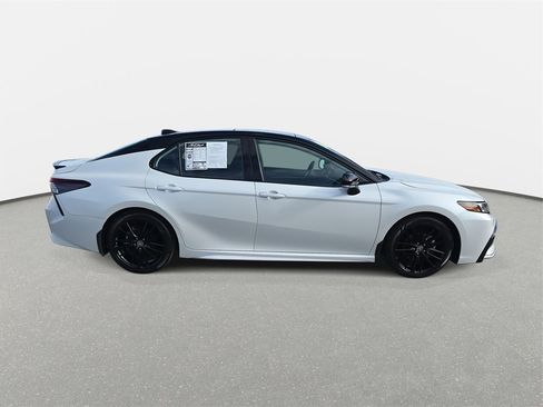 Used 2023 Toyota Camry XSE image 4