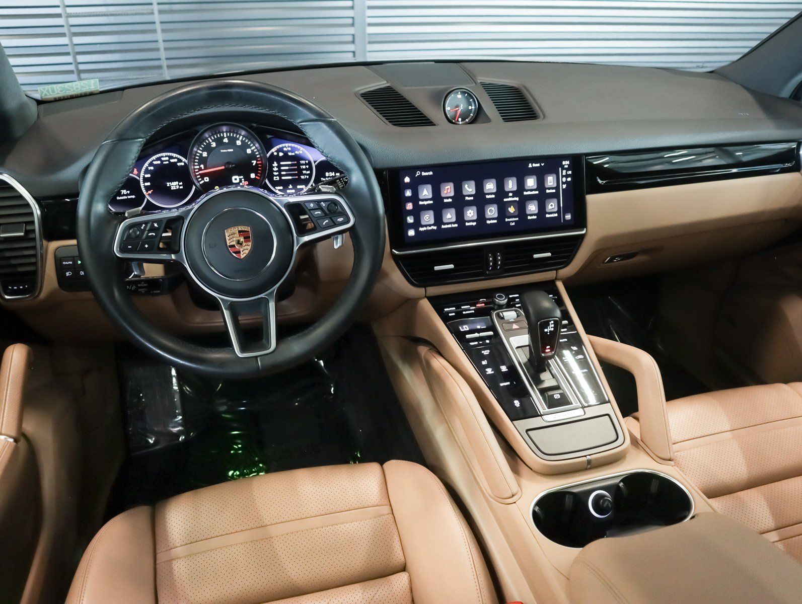 Certified 2022 Porsche Cayenne AWD/4WD image 22