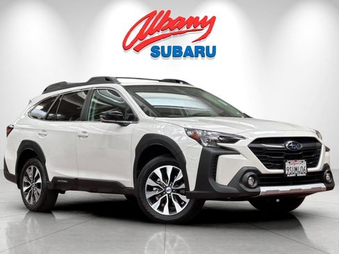 Used 2025 Subaru Outback Limited image 2