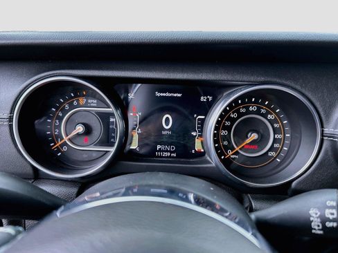 Used 2018 Jeep Wrangler Unlimited Sahara AWD/4WD image 37