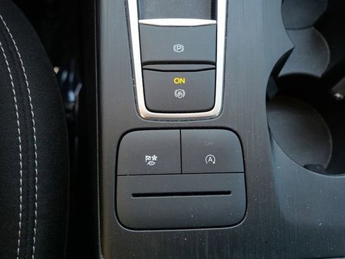 Used 2025 Ford Escape Active AWD/4WD image 20