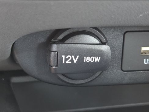 Used 2023 Hyundai Elantra SEL FWD image 4