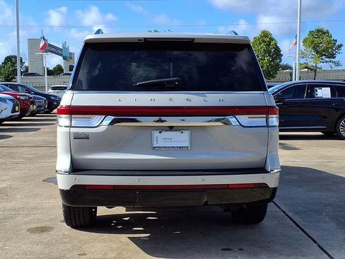 Certified 2022 Lincoln Navigator Reserve AWD/4WD image 22