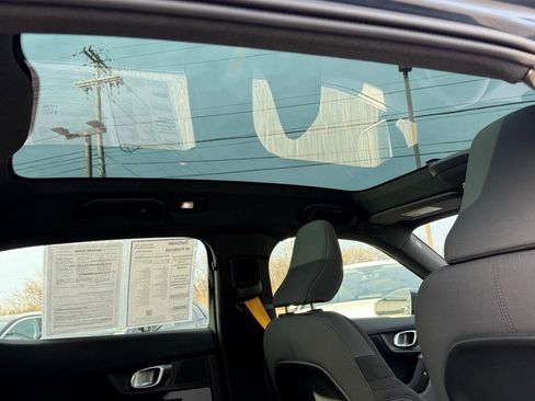 Used 2021 Polestar Polestar 2 w/ Performance Package image 17