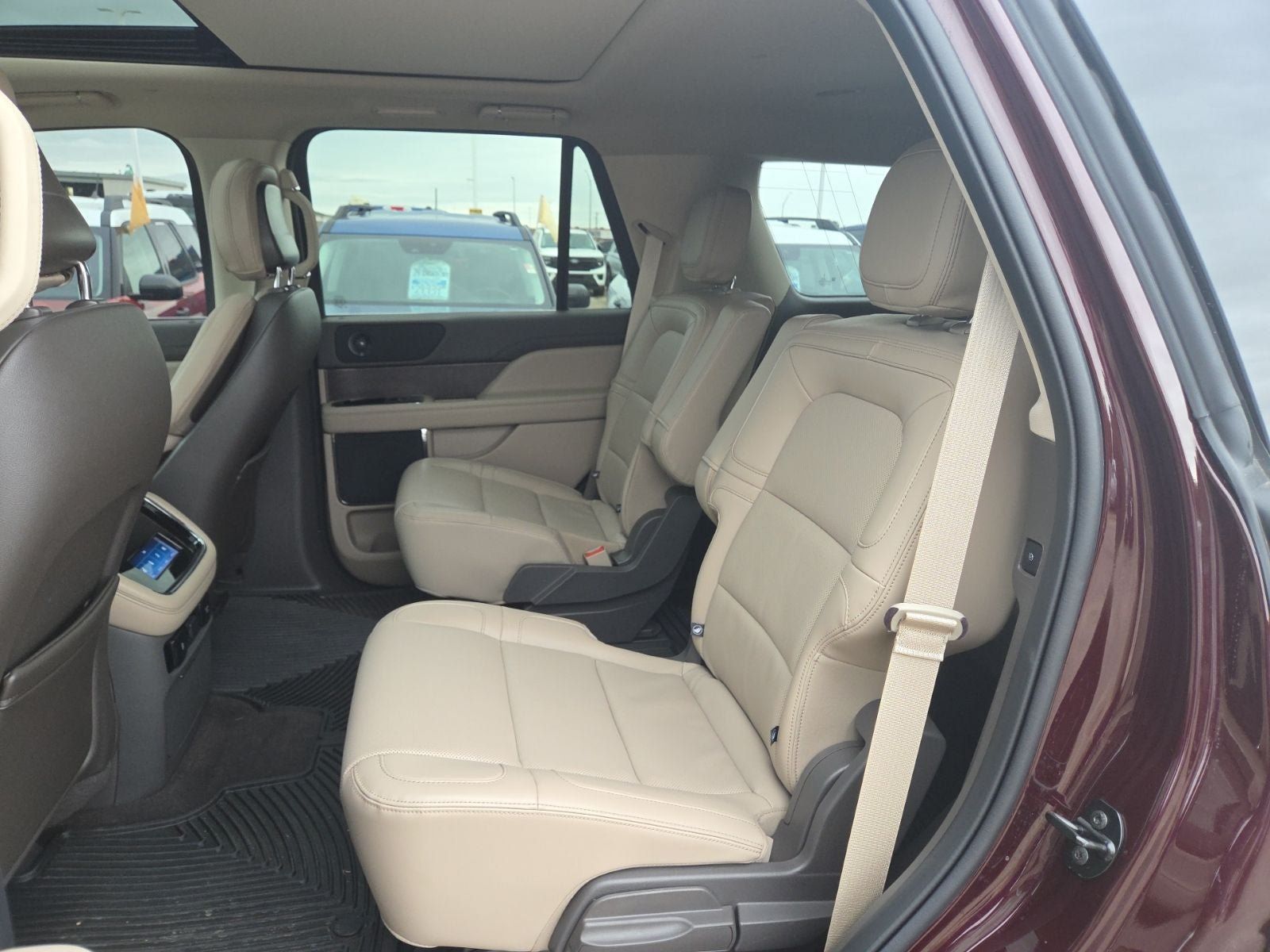 Used 2023 Lincoln Navigator 4WD image 16
