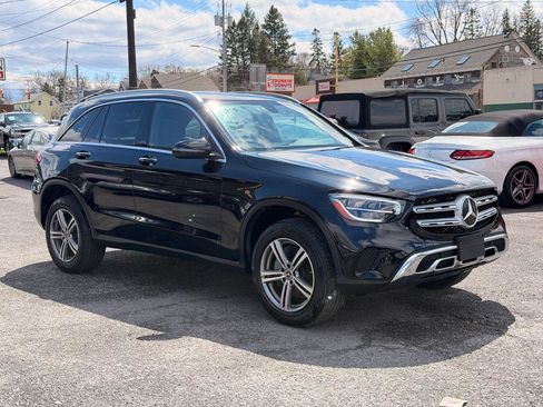 Used 2021 Mercedes-Benz GLC 300 4MATIC image 3