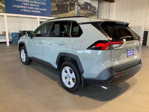 Used 2021 Toyota RAV4 XLE image 5