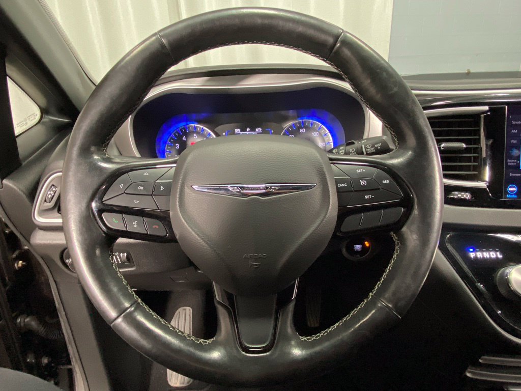 Used 2020 Chrysler Pacifica Touring-L AWD/4WD image 19