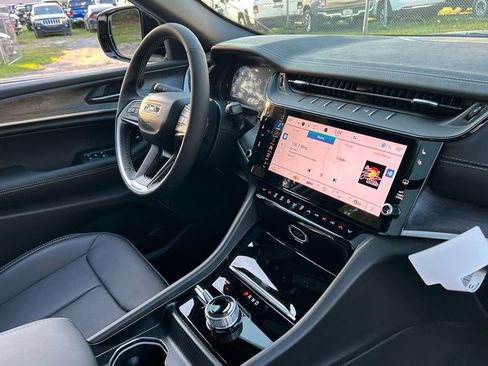 New 2026 Jeep Grand Cherokee Limited AWD/4WD image 36