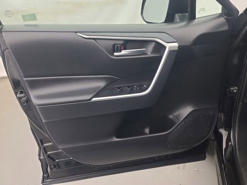Used 2025 Toyota RAV4 XLE AWD/4WD image 23