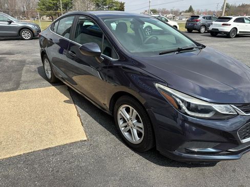 Used 2016 Chevrolet Cruze LT w/ Convenience Package image 5