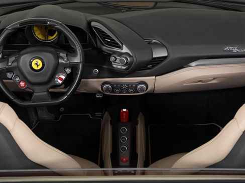 Used 2019 Ferrari 488 Spider RWD image 22