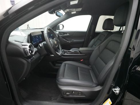 Used 2025 Chevrolet Equinox LT w/ Convenience Package II image 7