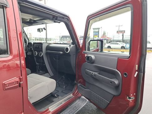 Used 2009 Jeep Wrangler Unlimited Sahara w/ Trailer Tow Group image 16