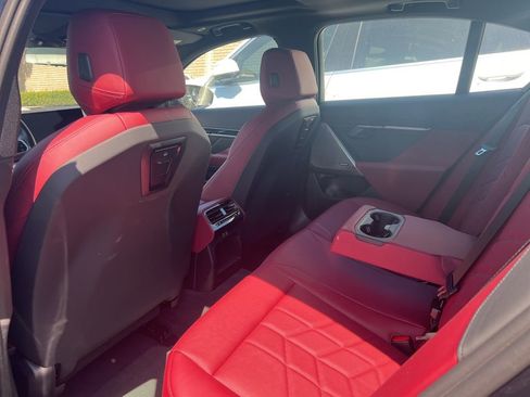 Used 2024 BMW i5 eDrive40i w/ M Sport Package image 10