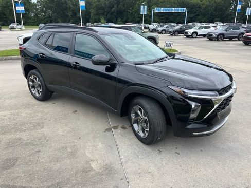 New 2026 Chevrolet Trax LT w/ Driver Confidence Package FWD image 9