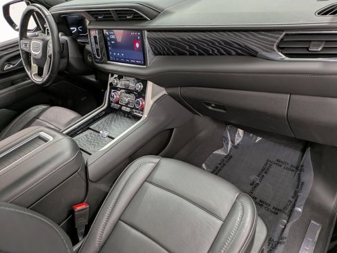 Used 2023 GMC Yukon Denali w/ Denali Reserve Package image 29