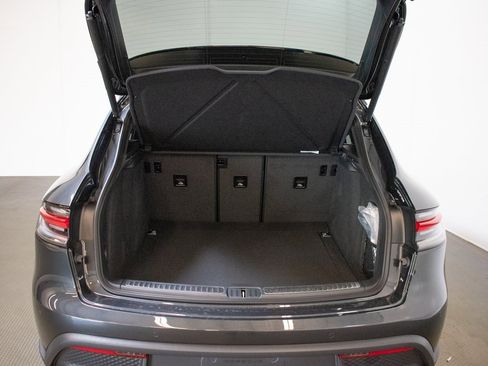 New 2025 Porsche Macan image 22