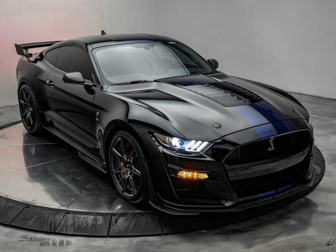 Used 2021 Ford Mustang Shelby GT500 w/ Carbon Fiber Track Pack RWD image 30