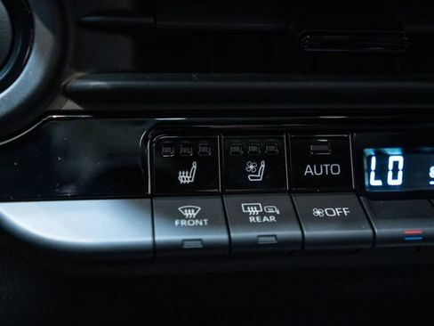 Certified 2025 Toyota Crown Signia w/ Advanced Technology Package AWD/4WD image 28