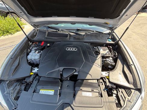 Used 2019 Audi Q8 Premium Plus w/ Premium Plus AWD/4WD image 29