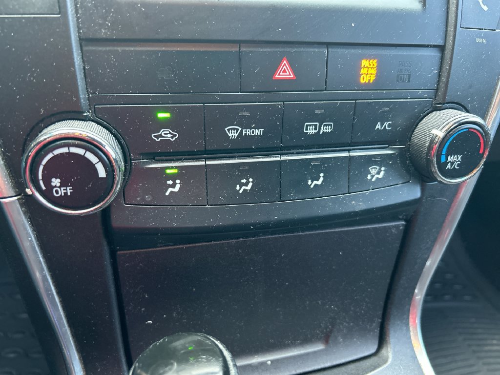 Used 2016 Toyota Camry SE FWD image 22