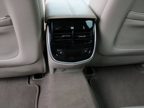 Used 2016 Cadillac XTS Luxury image 33