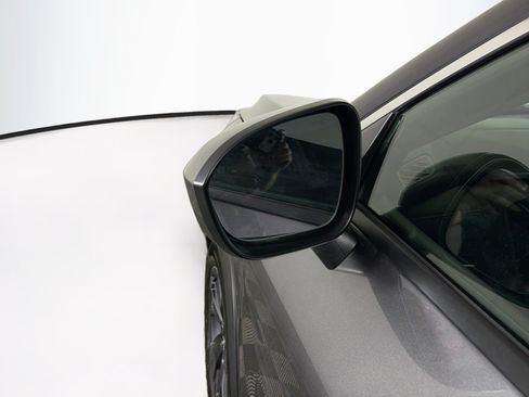 Used 2025 Nissan Rogue SV FWD image 16