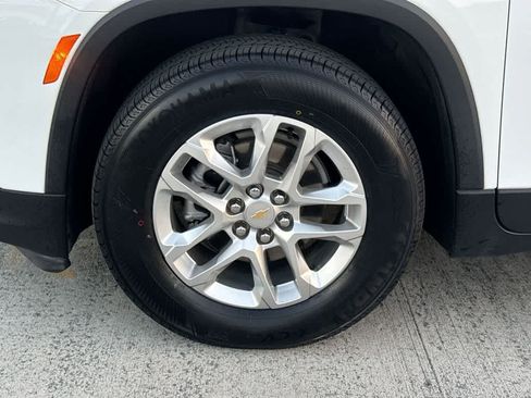 Used 2023 Chevrolet Traverse LS FWD image 11