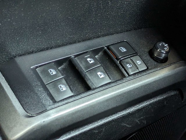 Used 2021 Toyota Tacoma TRD Off-Road w/ Technology Package AWD/4WD image 23