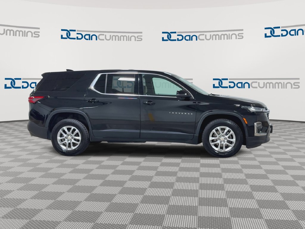 Used 2022 Chevrolet Traverse LS FWD image 9