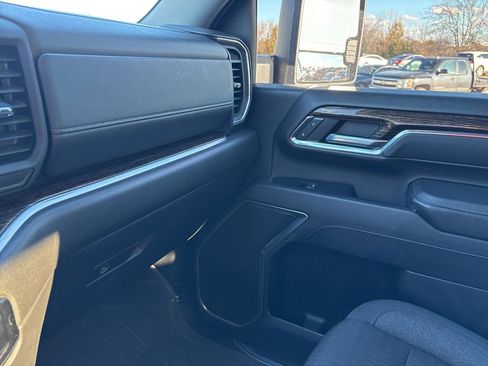 Used 2024 GMC Sierra 3500 SLE w/ SLE Value Package image 21
