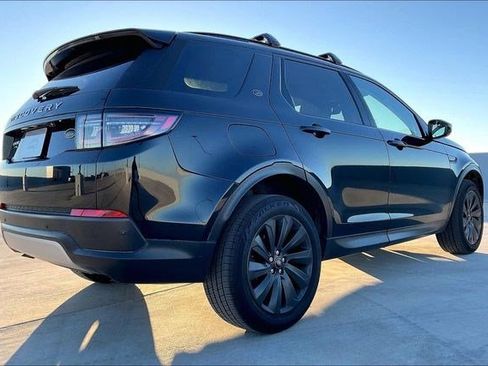 Used 2020 Land Rover Discovery Sport SE image 4