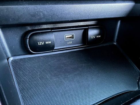 Used 2023 Kia Soul LX image 29