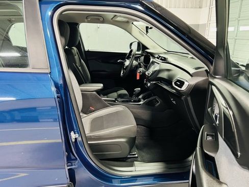 Used 2021 Chevrolet TrailBlazer LS image 32