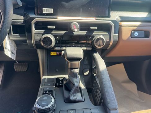 New 2026 Toyota 4Runner Limited AWD/4WD image 11