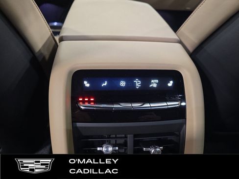 New 2026 Cadillac Lyriq Signature Luxury image 28